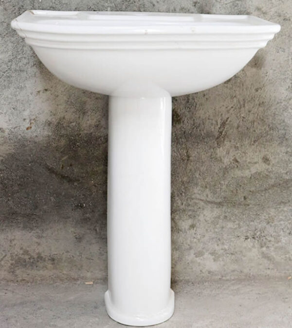 Ceramic pedestal